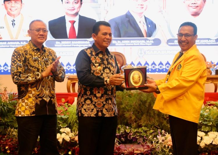 Gubernur Ansar Jadi Keynote Speaker di Seminar Nasional Uniba