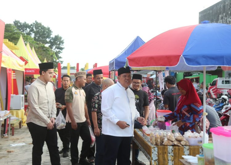 Wabub saat meninjau pasar usai opening