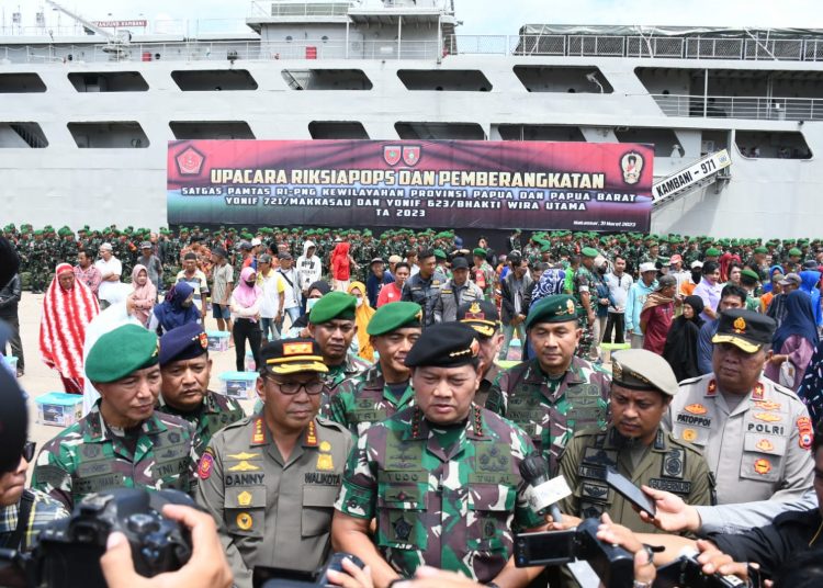 Panglima TNI Laksamana TNI H. Yudo Margono, S.E., M.M berikan keterangan pers