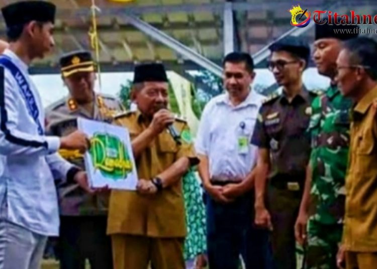 Bupati Penukal Abab Lematang Ilir (PALI) Drs, Ir. H. Heri Amalindo, MM., dalam hal ini diwakili oleh Wakil Bupati (Wabup) PALI Drs. H. Soemarjono membuka Festival Pasar Ramadhan 1444 Hijriyah