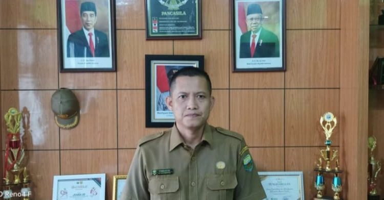 Kepala dinas pendidikan kabupaten Muaro Jambi Firdaus