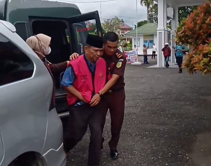 Salah satu tersangka yang sudah di limpahkan kepengadilan Tipikor Jambi