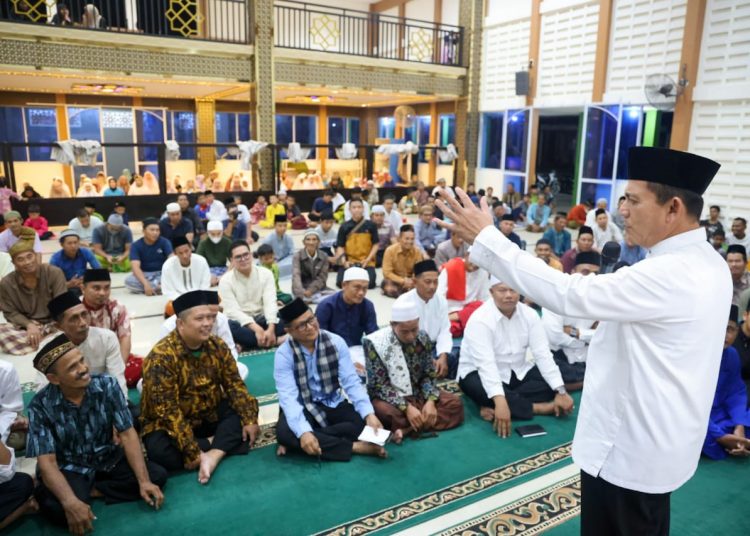 Gubernur Ansar Berikan Ceramah