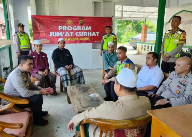 Jumat Curhat Kapolsek Danau Teluk