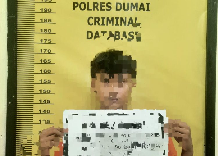 Unit Reskrim Polsek Sungai Sembilan berhasil menciduk seorang terduga pelaku tindak pencurian dengan pemberatan berinisial MF (15) di salah satu tempat di kecamatan Sungai Sembilan, (14/8).