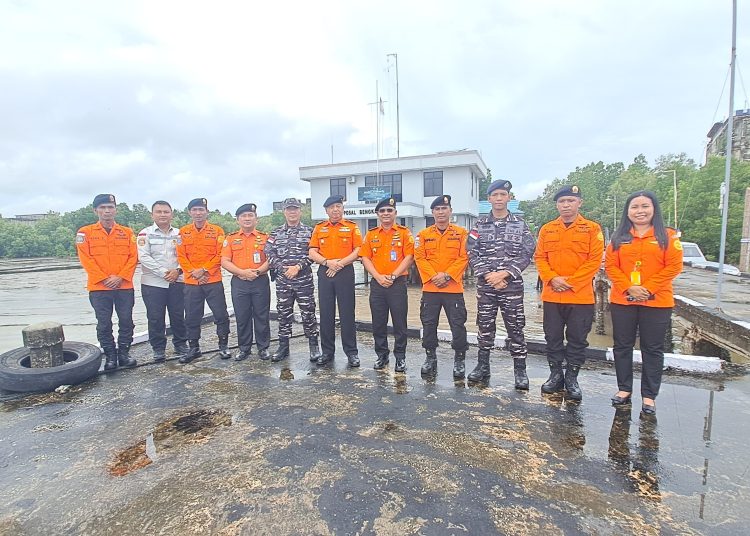 Dalam lawatannya Karo Perencanaan dan Keuangan Basarnas Marsekal Pertama TNI Siswanta, SE didampingi Kepala Kantor Pencarian dan Pertolongan Kelas A Pekanbaru Budi Cahyadi, S.Sos., M.M. dan pejabat beserta Tim Evalap Basarnas Pusat, tujuannya adalah untuk melaksanakan Pengecekan Sarana dan Prasarana serta pembinaan Personil yang ada di Pos SAR Bengkalis Rabu ((15/10/24)